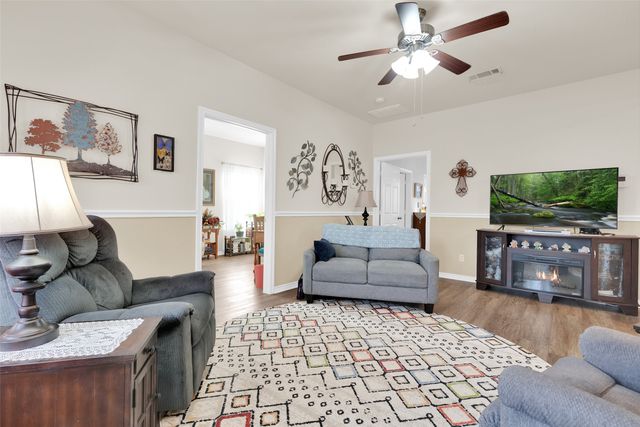 201 E Walker Street, Denison, TX 75021