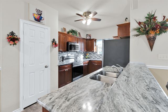 201 E Walker Street, Denison, TX 75021