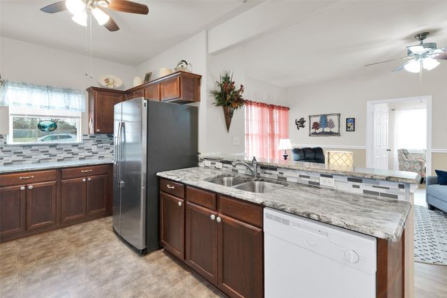 201 E Walker Street, Denison, TX 75021