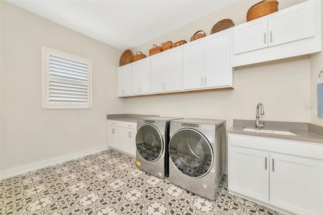 8252 REDONDA LOOP, Bradenton, FL 34202