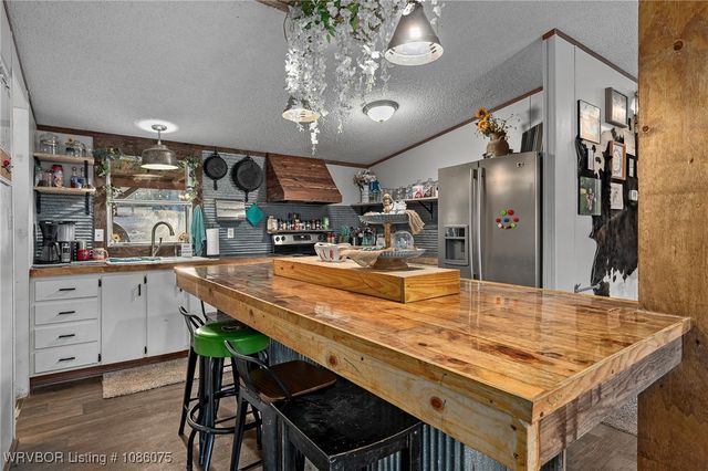 1486 Reveille Valley Road, Magazine, AR 72943