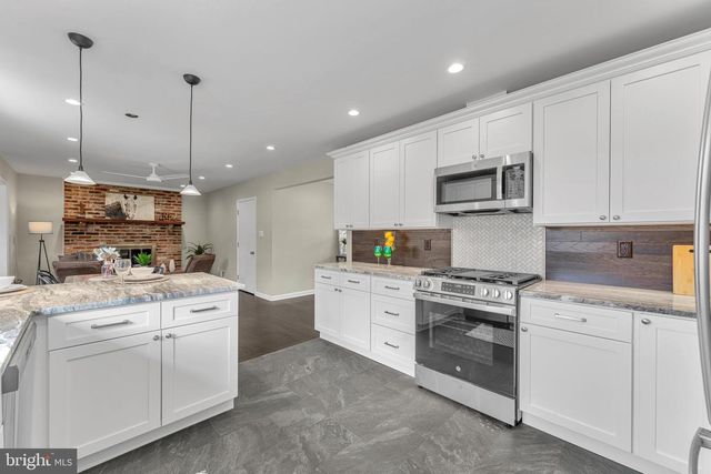 1736 WINSLOW RD, Williamstown, NJ 08094