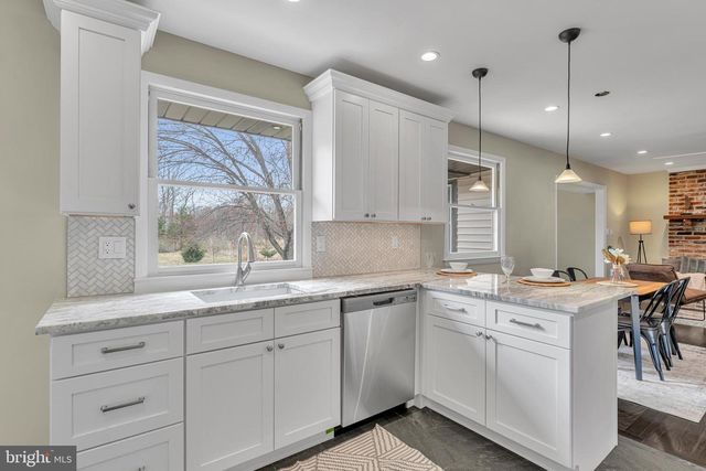 1736 WINSLOW RD, Williamstown, NJ 08094