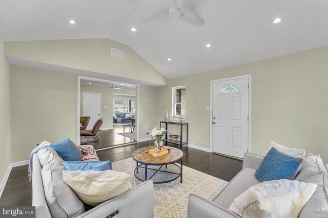 1736 WINSLOW RD, Williamstown, NJ 08094