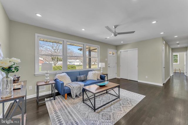 1736 WINSLOW RD, Williamstown, NJ 08094