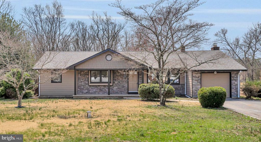 1736 WINSLOW RD, Williamstown, NJ 08094