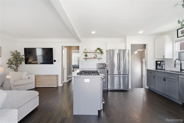 370 Channing Street, Ferndale, MI 48220