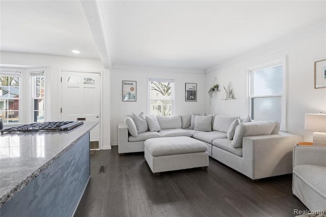 370 Channing Street, Ferndale, MI 48220