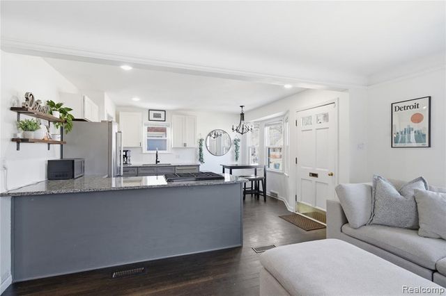 370 Channing Street, Ferndale, MI 48220