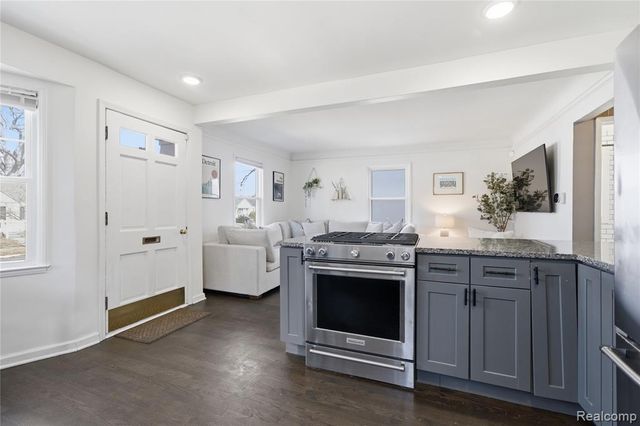 370 Channing Street, Ferndale, MI 48220