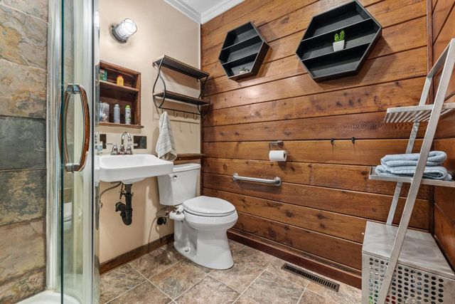7124 Pioneer ROAD, Cedarburg, WI 53012