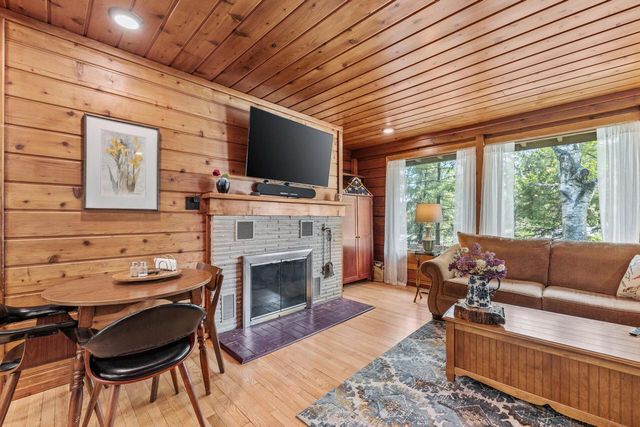 7124 Pioneer ROAD, Cedarburg, WI 53012