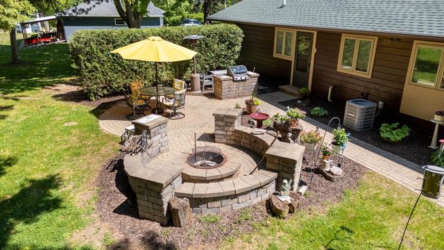 7124 Pioneer ROAD, Cedarburg, WI 53012