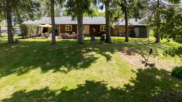 7124 Pioneer ROAD, Cedarburg, WI 53012