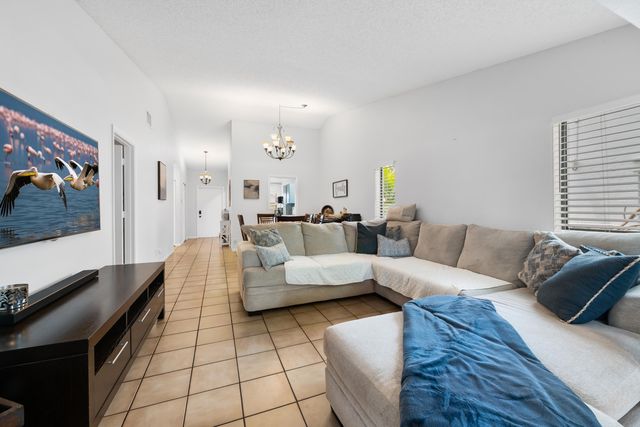 8108 NW 100th Way, Tamarac, FL 33321