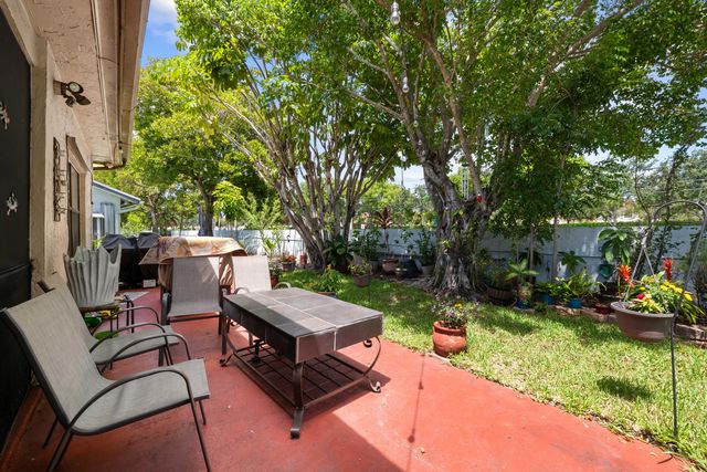 8108 NW 100th Way, Tamarac, FL 33321