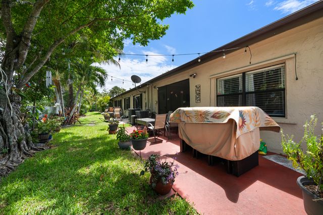 8108 NW 100th Way, Tamarac, FL 33321