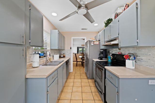 8108 NW 100th Way, Tamarac, FL 33321