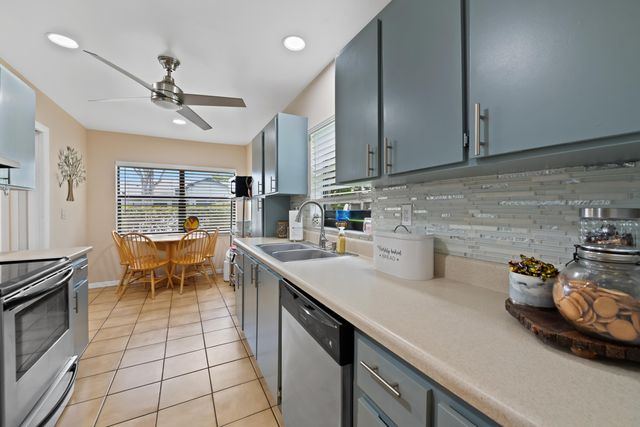 8108 NW 100th Way, Tamarac, FL 33321