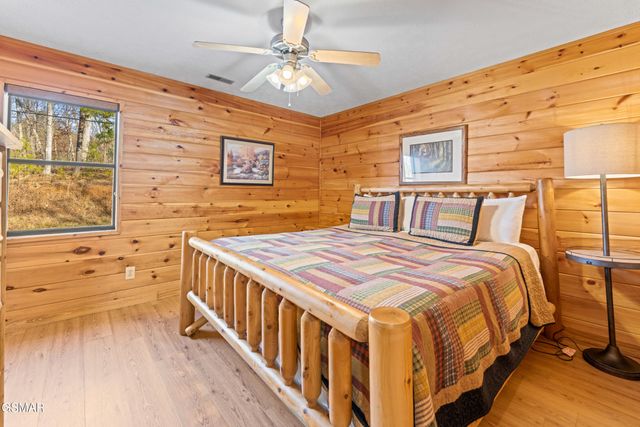 829 Red Fox Trl, Gatlinburg, TN 37738