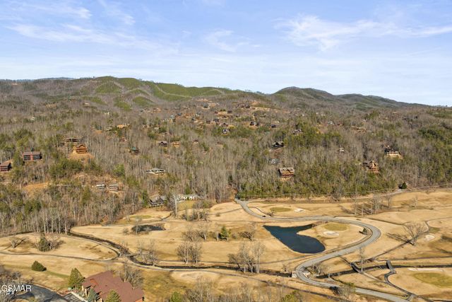 829 Red Fox Trl, Gatlinburg, TN 37738