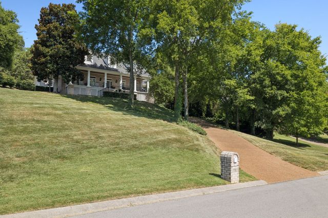 728 Legends Crest Dr, Franklin, TN 37069