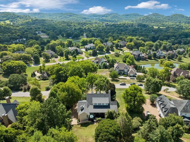 728 Legends Crest Dr, Franklin, TN 37069