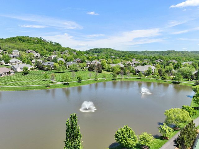 728 Legends Crest Dr, Franklin, TN 37069