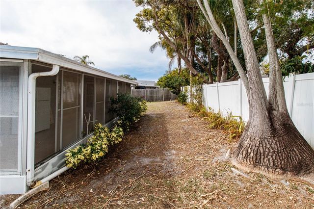 2342 WILLOW TREE TRAIL, Clearwater, FL 33763