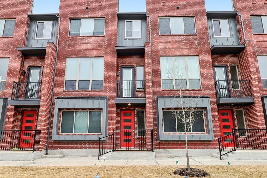 2524 Havenhurst Street 105, Farmers Branch, TX 75234