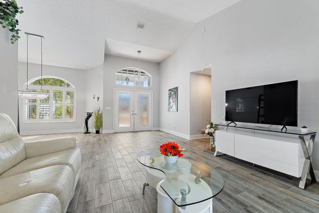 13033 Randolph Siding Road N, Jupiter, FL 33478