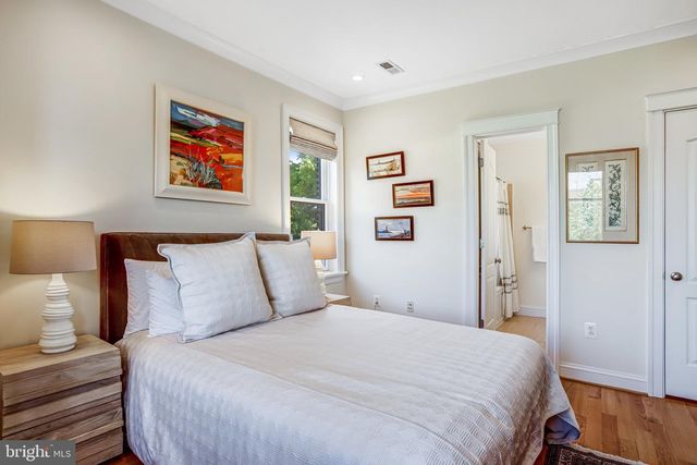 226 5TH ST SE #401, Washington, DC 20003