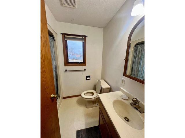 504 Phipps Avenue, Rice Lake, WI 54868