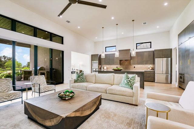 130 Azalea LOOP, Horseshoe Bay, TX 78657