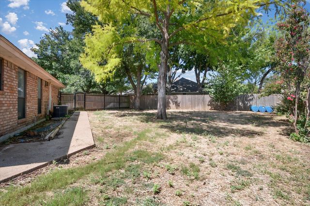 1128 Rock Ridge Drive, Burleson, TX 76028