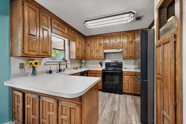 1128 Rock Ridge Drive, Burleson, TX 76028