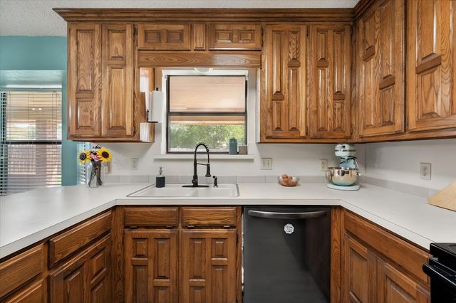 1128 Rock Ridge Drive, Burleson, TX 76028