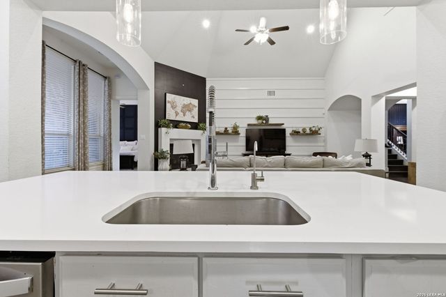 24845 Marcia View, San Antonio, TX 78261