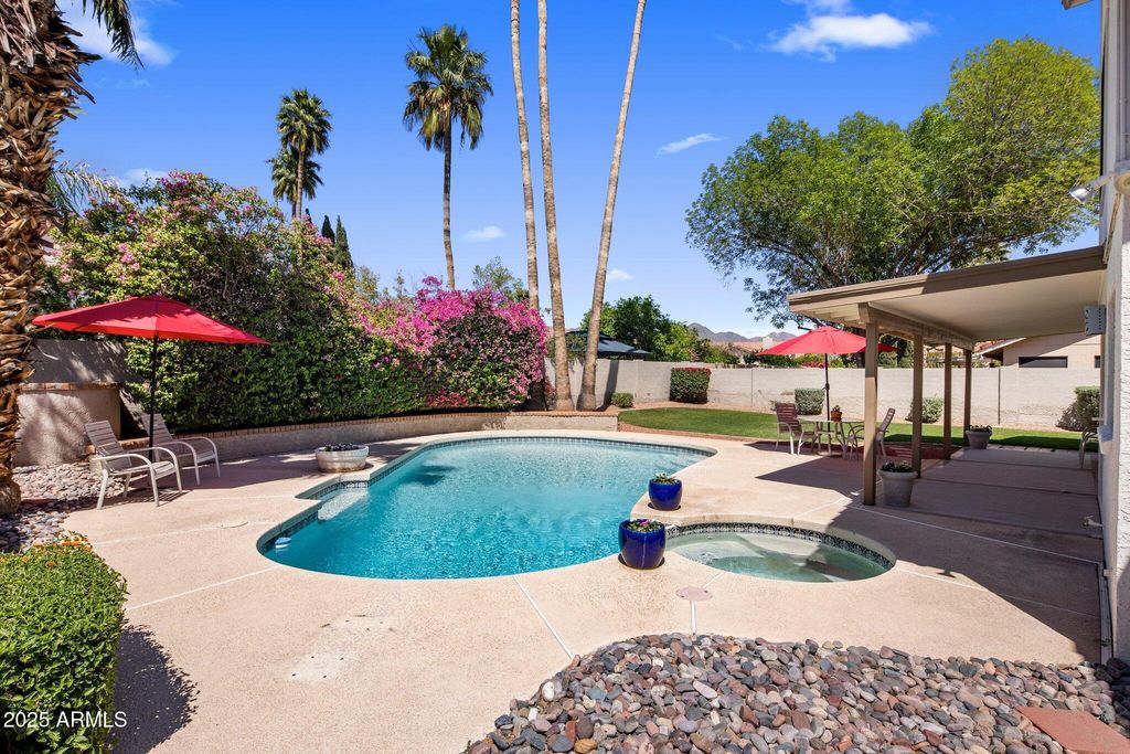 9012 E Sutton Drive, Scottsdale, AZ 85260