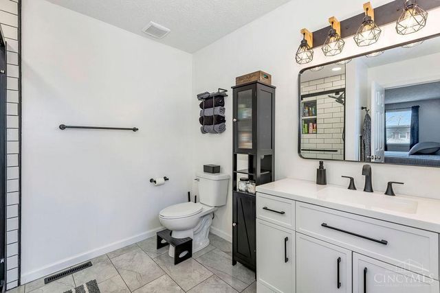 200 Greenwood Lane, Trenton, OH 45067