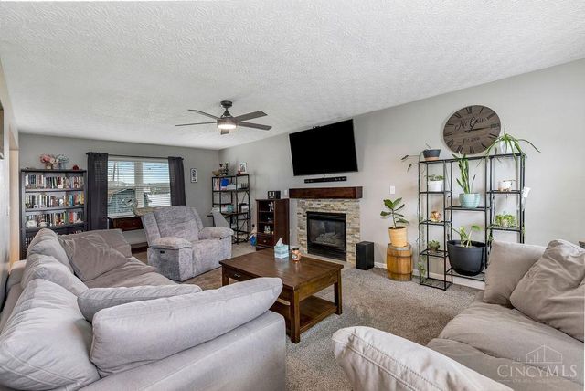 200 Greenwood Lane, Trenton, OH 45067