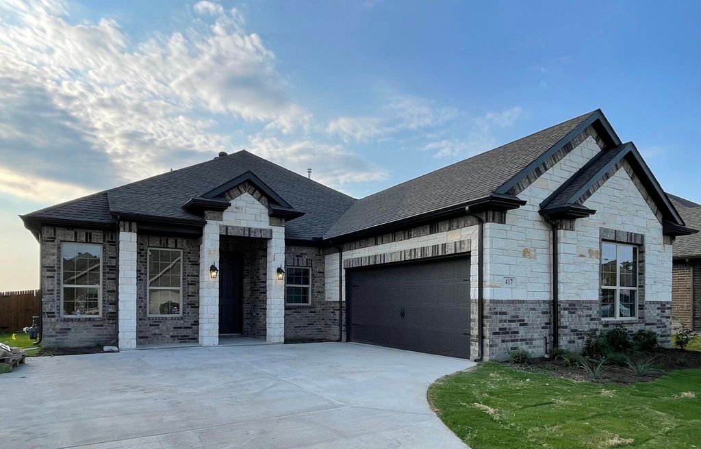 417 Green Hill Drive, Waxahachie, TX 75167