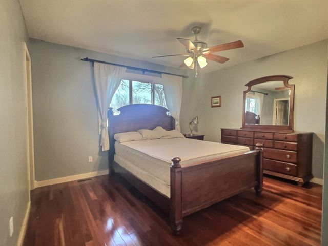 327 N Willow Dr, Derby, KS 67037