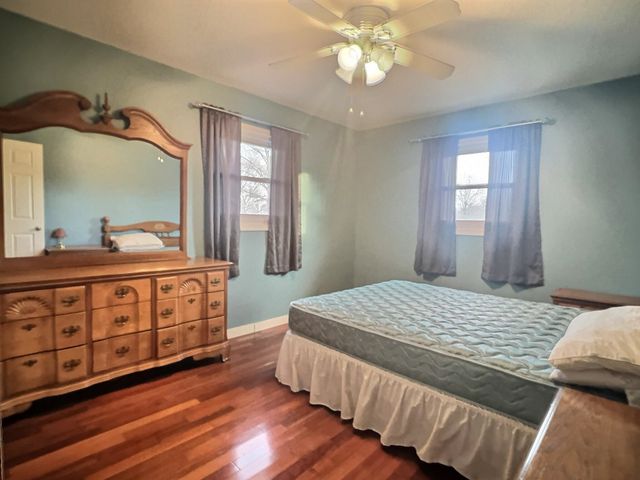 327 N Willow Dr, Derby, KS 67037