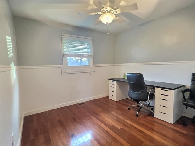 327 N Willow Dr, Derby, KS 67037