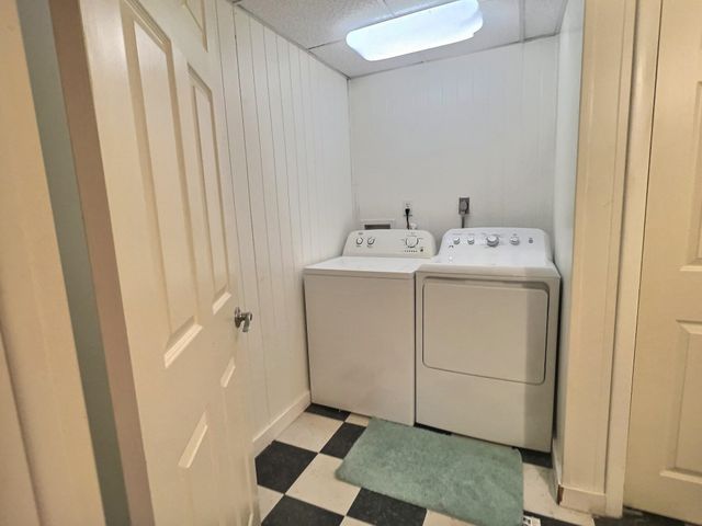 327 N Willow Dr, Derby, KS 67037