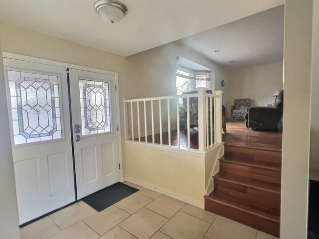 327 N Willow Dr, Derby, KS 67037