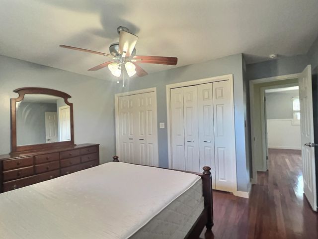 327 N Willow Dr, Derby, KS 67037