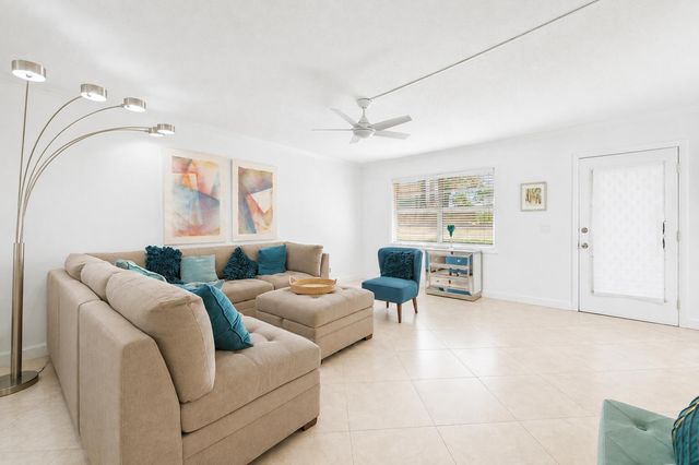 21 Flanders A, Delray Beach, FL 33484