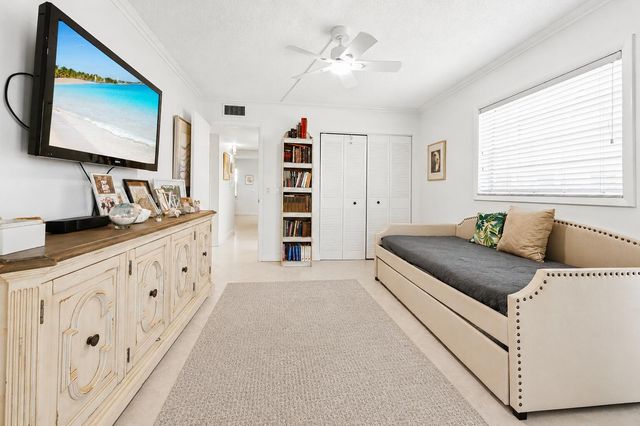 21 Flanders A, Delray Beach, FL 33484